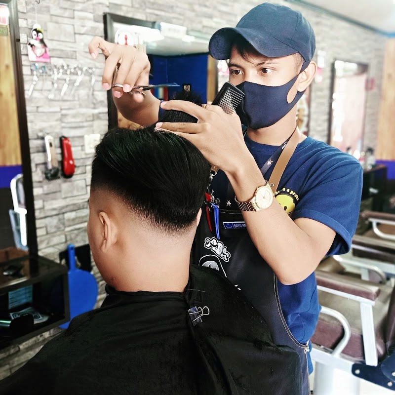 Gaya Rapi, Percaya Diri Tinggi: Bruzz Barbershop di Cilacap
